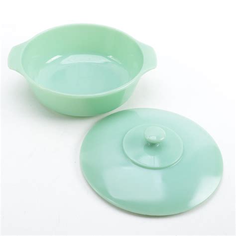 Anchor Hocking Fire-King and Other Jadeite Bakeware and Plates | EBTH