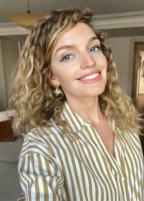 Elle investit - La liberté financière au féminin par Camille