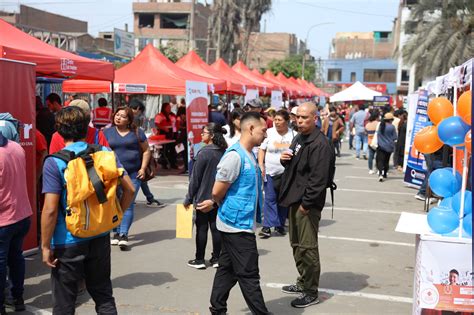 Se Ofrecieron 3000 Puestos De Trabajo En La Feria Del Empleo De Independencia La Razón