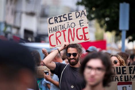 Milhares De Pessoas Manifestaram Se Em Lisboa Pelo Direito Habita O