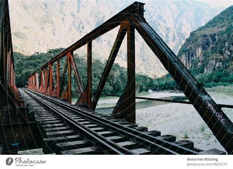 Eisenbahnbrücke Peru ein lizenzfreies Stock Foto von Photocase