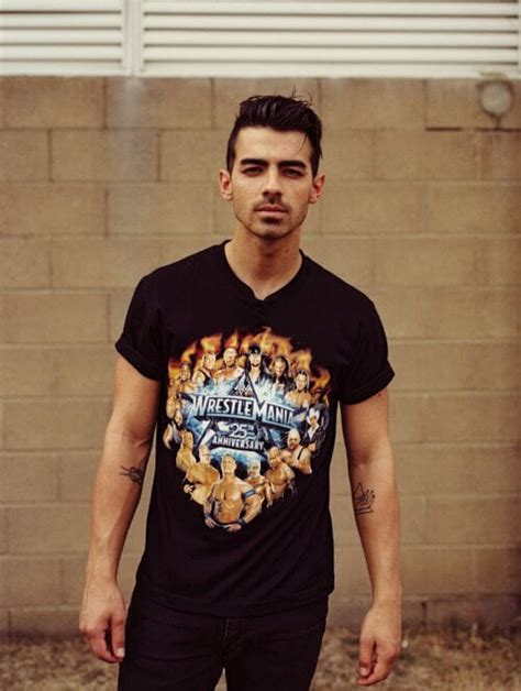 Joe Jonas ecco le sue foto più sexy GALLERY HOT