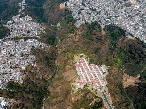 Unequal Scenes - Guatemala City