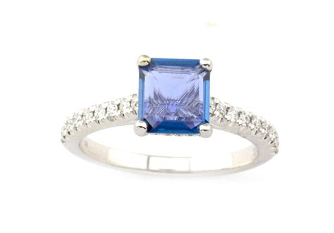 Solitaire Eng Ring Ct Yogo Sapphire Gem Gallery