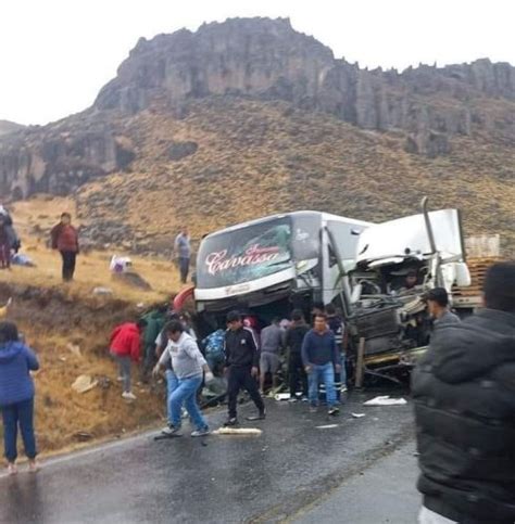 Áncash Dos Muertos Y 15 Heridos Deja Accidente En La Carretera