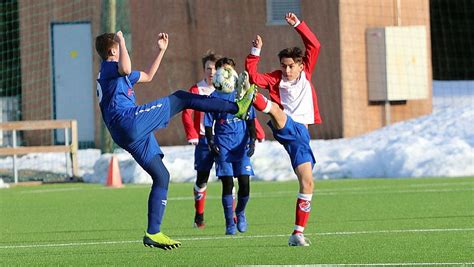 Nes Sporten Tidligere Nesfotballen Bilder Fra G Kampen Mellom