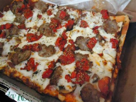 ROCKY ROCOCO PAN STYLE PIZZA, Sun Prairie - Photos & Restaurant Reviews ...