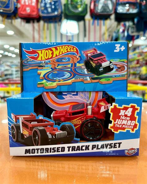 JUGUETE BLADEZ TOYZ AUTO HOT WHEELS CON PISTA CURVA Rayuela