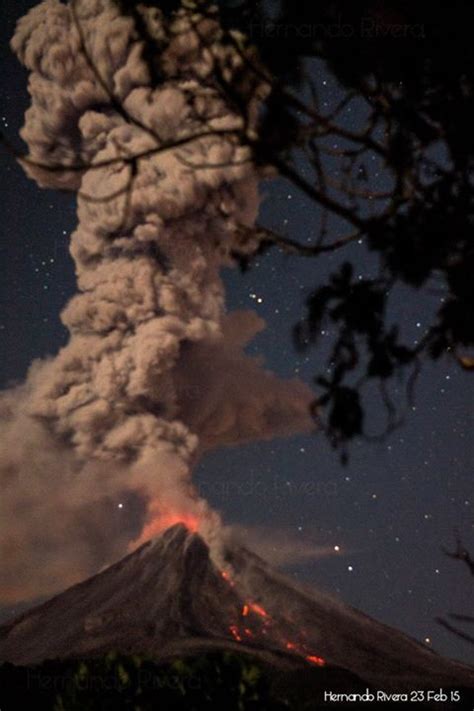 Volcán De Fuego De Colima Colima Colima México Foto De Hernando