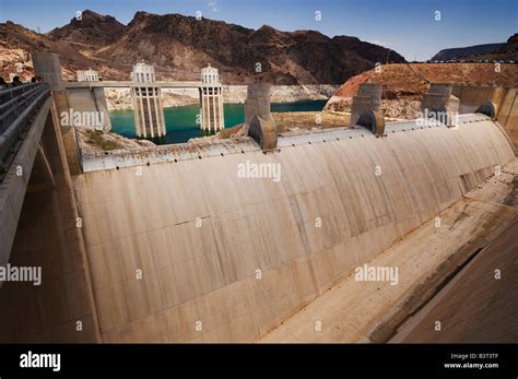 Water Overflow On Dam Hi Res Stock Photography And Images Alamy