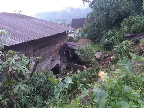 Hujan Deras 1 Orang Tewas Tertimpa Tembok Penahan Tanah Di Tarutung