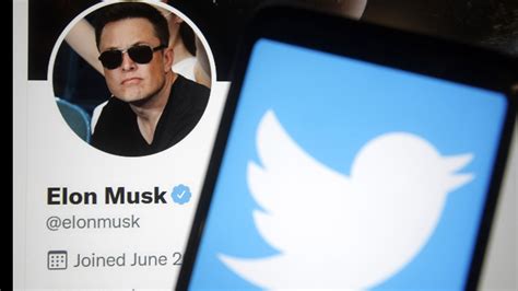 Elon Musks Spacex Buys Ads For Twitter As Advertisers Flee