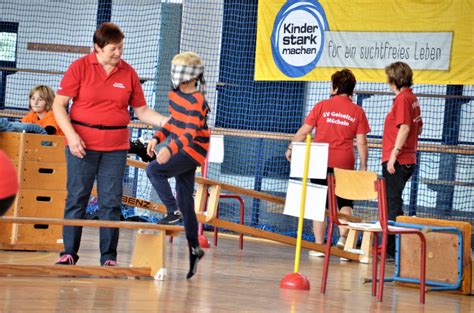 Im Parcours Beim Sport Und Familientag Des Sv Geiseltal Sv