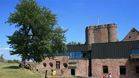 Tous au château Animations au château de Lichtenberg Alsace à vélo