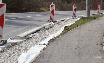 Foto Na Ceste Medzi S Dliskami Solinky A Vl Ince Za Ali Prv Pr Ce Na