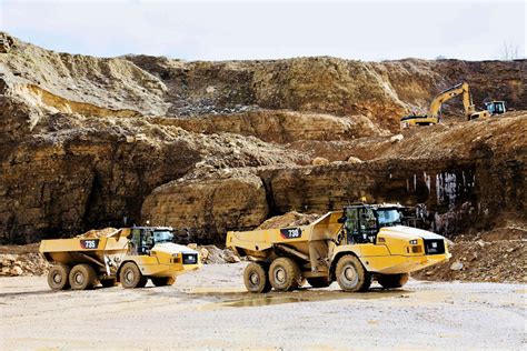 Cat unveils redesigned 730, 730 EJ and 735 articulated dump trucks