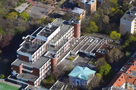 Berlin aus der Vogelperspektive Schulgebäude des Gymnasium