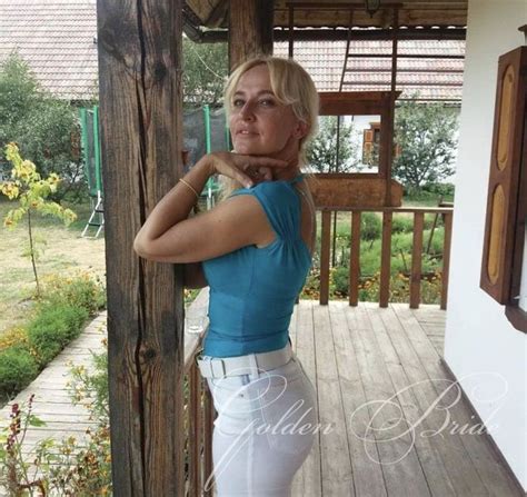 54 Yo Lana From Poltava Ukraine Gray Eyes Blond Hair Id 815868