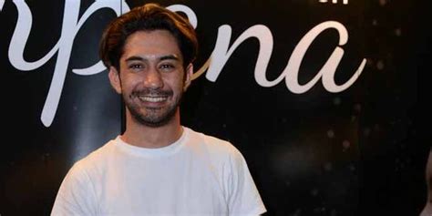 Foto Sutradara Film Cium Reza Rahadian Sempat Bikin Salah Fokus