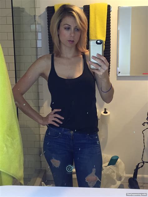 Iliza Shlesinger Nude Pics Vids The Fappening