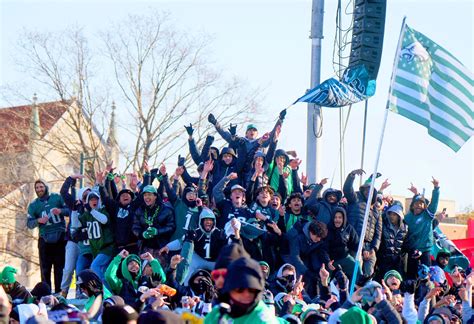 eagles cut player parade 2