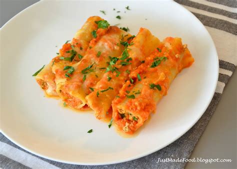 JustMadeFood Cannelloni z mięsem w sosie pomidorowym