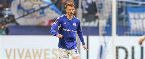 FC Schalke 04 Sepp Van Den Berg Mit Der Trage Vom Platz