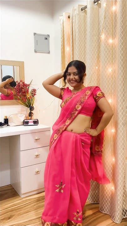 Dance On Gulabi Sadi💕 Sangita Biswas Marathi Gulabisadi Sanjurathod Marathistatus Youtube