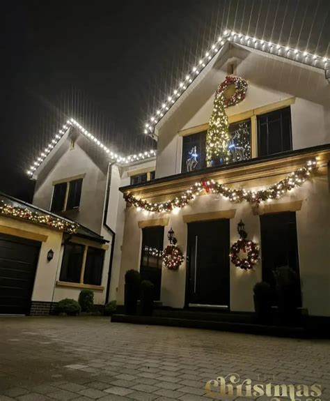 10 Beautiful Garland Decor Ideas For Christmas - The Wonder Cottage