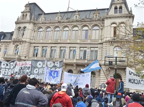 Las Organizaciones Sociales Levantaron El Acampe Frente Al Ministerio