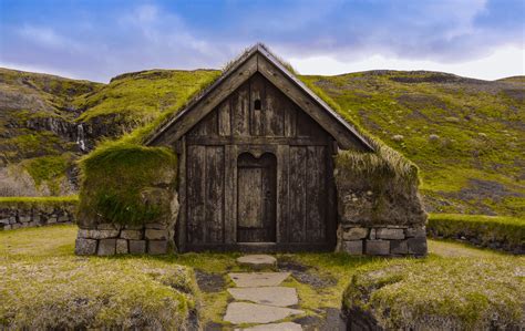 Icelandic Turf Houses – Iceland : r/beautiful_houses