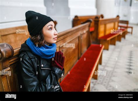 Girl Kneeling Praying In Church Hi Res Stock Photography And Images Alamy