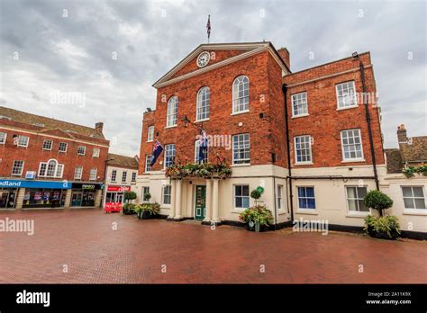 huntingdon town centre, huntingdon town hall built 1745 ...