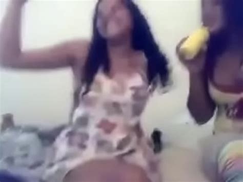 Chicas bromeando entre ellas y con palabras irritantes sexo árabe XVIDEOS