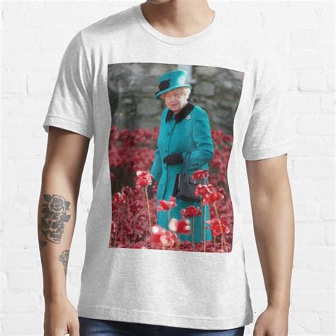 Hm Queen Elizabeth Ii London Professional Photo Hd T Shirt For Sale