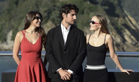 Photo Lily Rose Depp Laetitia Casta Louis Garrel Au Photocall De L