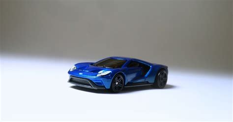 Lançamentos Hot Wheels 17 Ford GT