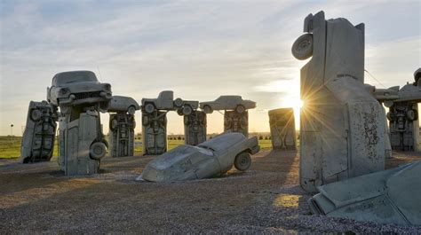 As Eclipse Madness Sweeps U S A Stonehenge Made Of Cars Prepares