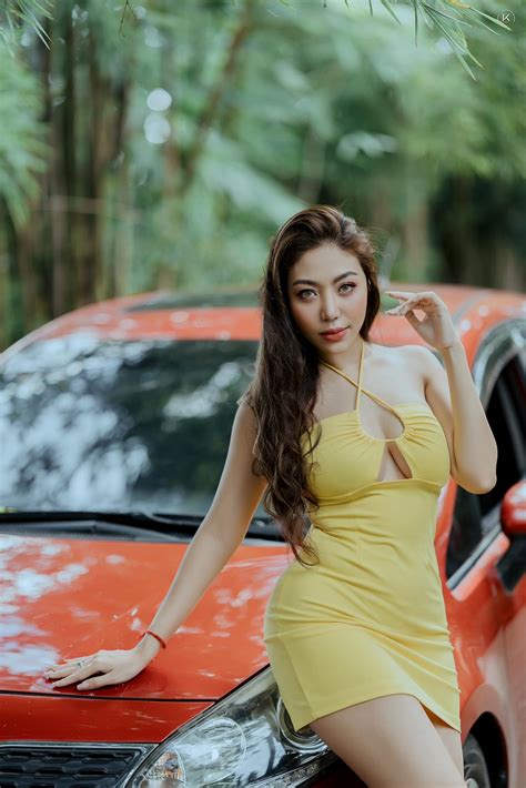 Khin Injinn Kyaw steps out with sexy yellow - Myanmar Models DB