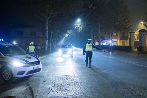 Modena Ubriaco Alla Guida Urta Scooter E Se Ne Va Denunciato Gazzetta