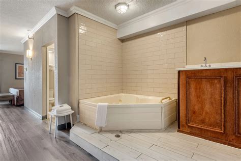 37 BEST Hotels with HOT TUB in room in Philadelphia ️ 2024