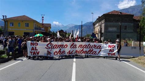 No Tav Tensione Al Cantiere Di San Didero Incappucciati Lanciano