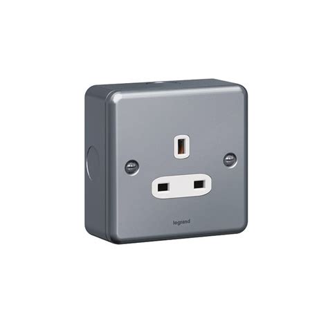 Legrand Socket Outlet Synergy 1 Gang Unswitched 13 A 250 V Metalclad