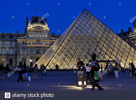 Louvre Pyramide Pyramide Du Louvre Hi Res Stock Photography And Images