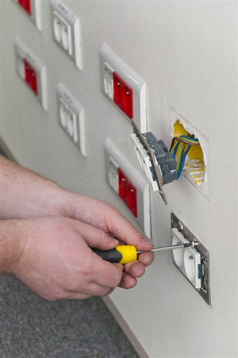 How To Replace Electrical Socket