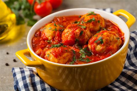 Receta de albóndigas de merluza con salsa de tomate TOVAR