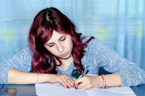 Fotos Gratis Cuaderno Escritura Persona Niña Mujer Cabello