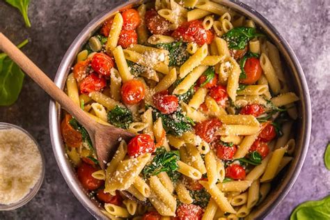 Creamy Tomato And Spinach Pasta Recipe Easy To Make Affordable