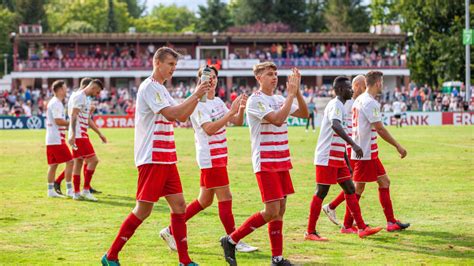 Greifswald Bejubelt Ersten Sieg Uluc Startet Mit 6 1 Kicker