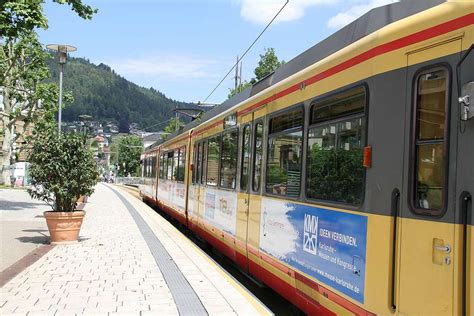 Stadtbahnlinie S6 macht Platz für Antik und Trödelmarkt in Bad Wildbad